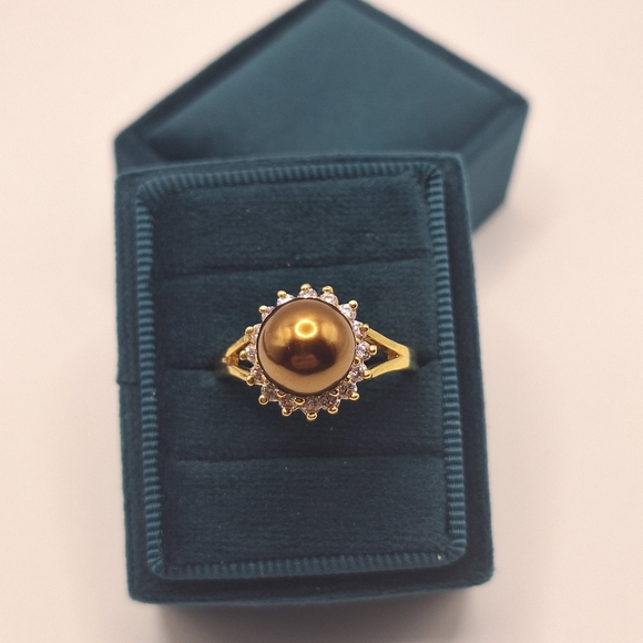 Swarovski Crystal Bronze Pearl Halo Ring Gold Tone NWT